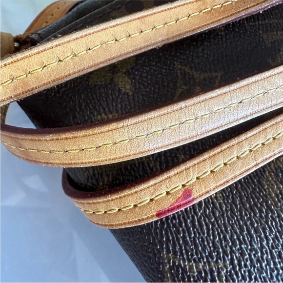 Authentic Louis Vuitton Favorite MM - Picture 9 of 9